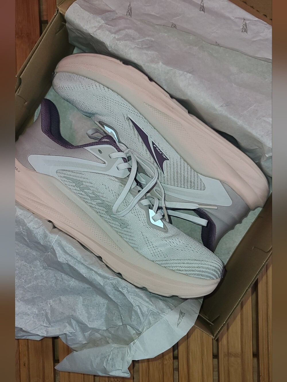 ALTRA TORIN 8 | SIZE 9.5 | TAN/PURPLE - Picture 8 of 9